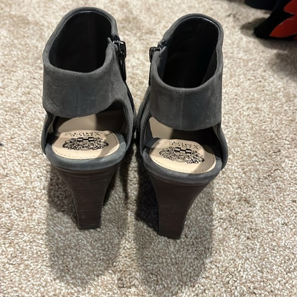 Vince Camuto open toed bootie - Picture 4 of 6